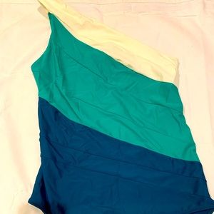 Summersalt The Sidestroke size 12 swimsuit. NWOT and smoke free home.